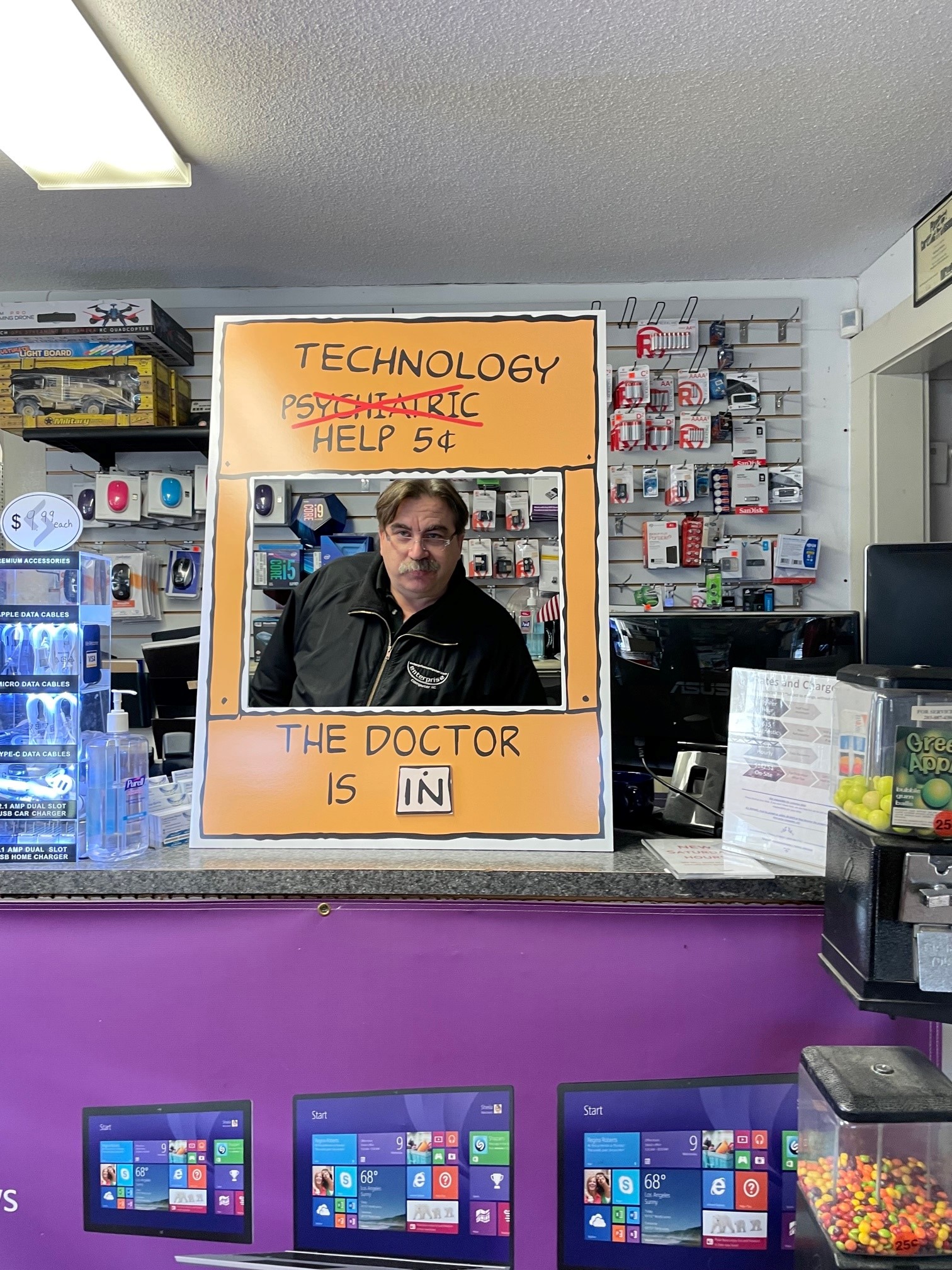 Holt Custom Signs & Banners